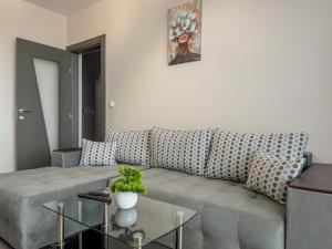 One-Bedroom Central and Modern Apartment