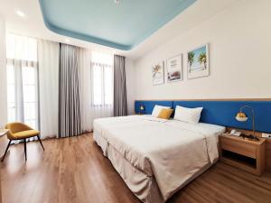 La Playa Ha Long Hotel