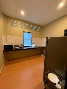 Well Living Guesthouse Khaolak