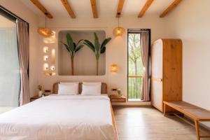 Green Atlas Villa with Infinity Pool Turf Theatre Jacuzzi - Official - GreenAtlasVilla-com