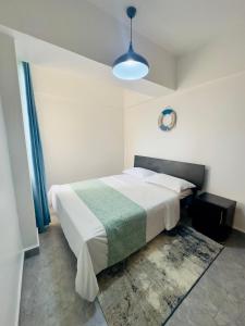 KSM CBD 1 and 2 Bed 0 7 0 8 5 1 4 9 9 8