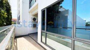 3BR One Residence 1AL 2 Level with Stair Sea and City View