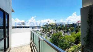 3BR One Residence 1AL 2 Level with Stair Sea and City View