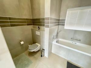 Central Seaview Sky Suite