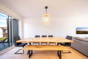 Absolute Comfort with Spa & Game Room - Base Camp