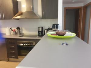 BEL APPARTEMENT REZ De CHAUSSEE AVEC DOUBLE TERRASSE FACE AU LAC ET AU GOLF