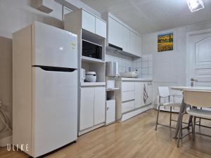 Stay179 Guesthouse - Female only