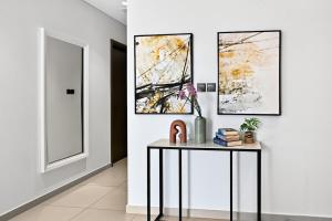 28th Floor Apartment Next to Burj And Mall Sleeps 7