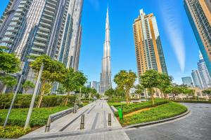 28th Floor Apartment Next to Burj And Mall Sleeps 7