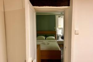 Parisian charm in the heart of the 9th metro 7