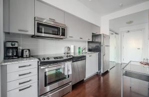 High Floor 1 Bedroom Condo City View Downtown Toronto