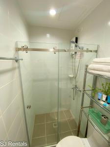 2 Bedroom Condo at Midpoint Residences with City View