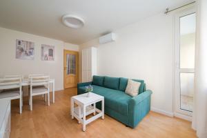 Olszowa 8 Harmony Apartment by BookingHost