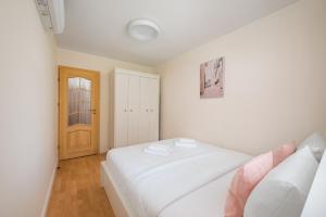 Olszowa 8 Harmony Apartment by BookingHost