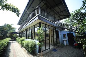 Chitwan Jungle Safari Home Stay