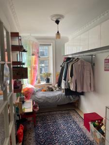 Stunning authentic renovated apt I Near Lakes & Metro