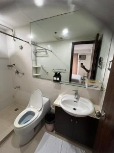 A Venue Residences 8077