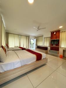 Honeyrock Farm Resort by Skybz