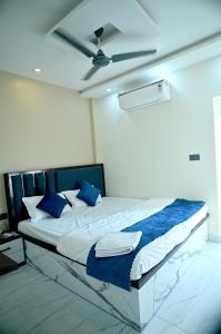 Hotel Krishna Kashi Diaries