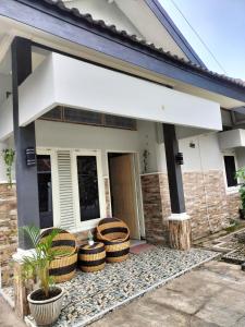 Taman Salak Homestay -5BR Entire House