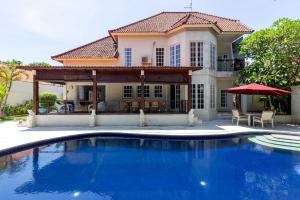 Palm Villa A Paradise for Families and Friends in Sanur
