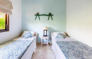 Villa Jasri Point - Beachfront Villa close to surf