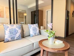 The Deck Patong Phuket by Mickey