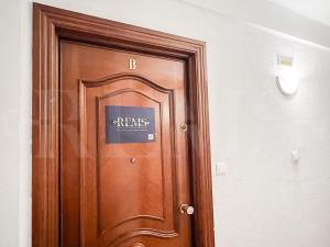 Charming apartment with balcony near center REMS