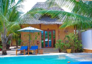 Palm Cultural Village