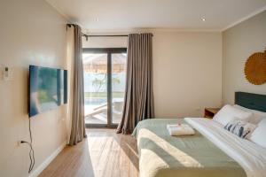 4BR Villa with Pool in Calatagan Batangas up to 16 Guests