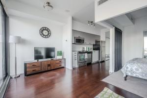 High Floor 1 Bedroom Condo City View Downtown Toronto