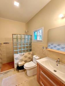 Villa Skanderbeg Guest House Talaudyong Beach