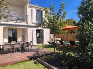 Villa Perle dAzur, vue mer, piscine chauffée, 400m de la mer