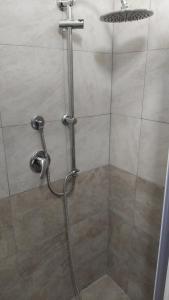 BED&FLY NEAR AIRPORT CATANIA FONTANAROSSA BAGNO PRIVATO In CAMERA