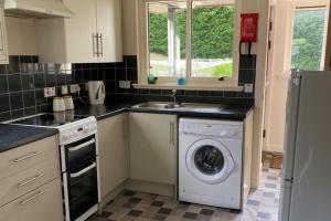 2 Bedroom Sleep 4 House - Private Garden