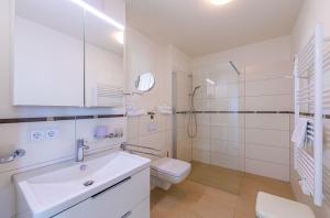 Sieglinde - Apartment in der Hafenresidenz mit Balkon & Wellness