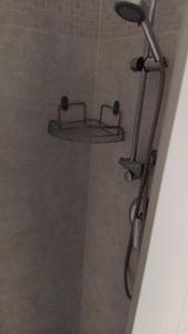 BED&FLY NEAR AIRPORT CATANIA FONTANAROSSA BAGNO PRIVATO In CAMERA