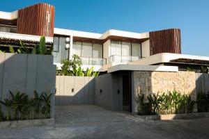 Semesta Sepuluh Villa - A Modern Tropical Escape