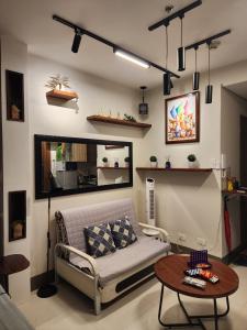 Entire unit 1 Bedroom with City View - Paul Rileys Pad