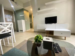 High Floor Sea View 2 Bed Room- Excellent Location