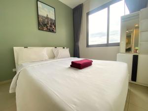 High Floor Sea View 2 Bed Room- Excellent Location