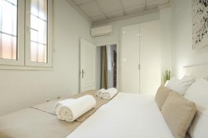 Campana Center Apartments by Valcambre