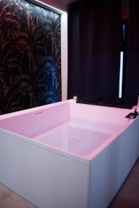 Crystal Luxury Apartment