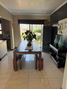 Saltrock Beach Holiday House