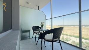 Elegant 2BR - Rooftop Luxe Skyline Escape