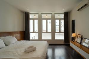 4BR Ben Thanh Full Facilities Step to Metro