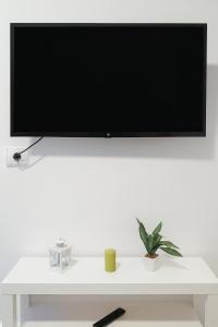 Suite by Hawkins Exterior 1B