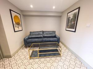 6 Bed Corporate House - 12 Pendennis Park