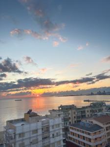 Beauty-sunset apartment