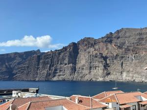 apartment overlooking Los Gigantes
